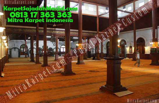 Tampak Karpet Masjid Malang Jami Agung
